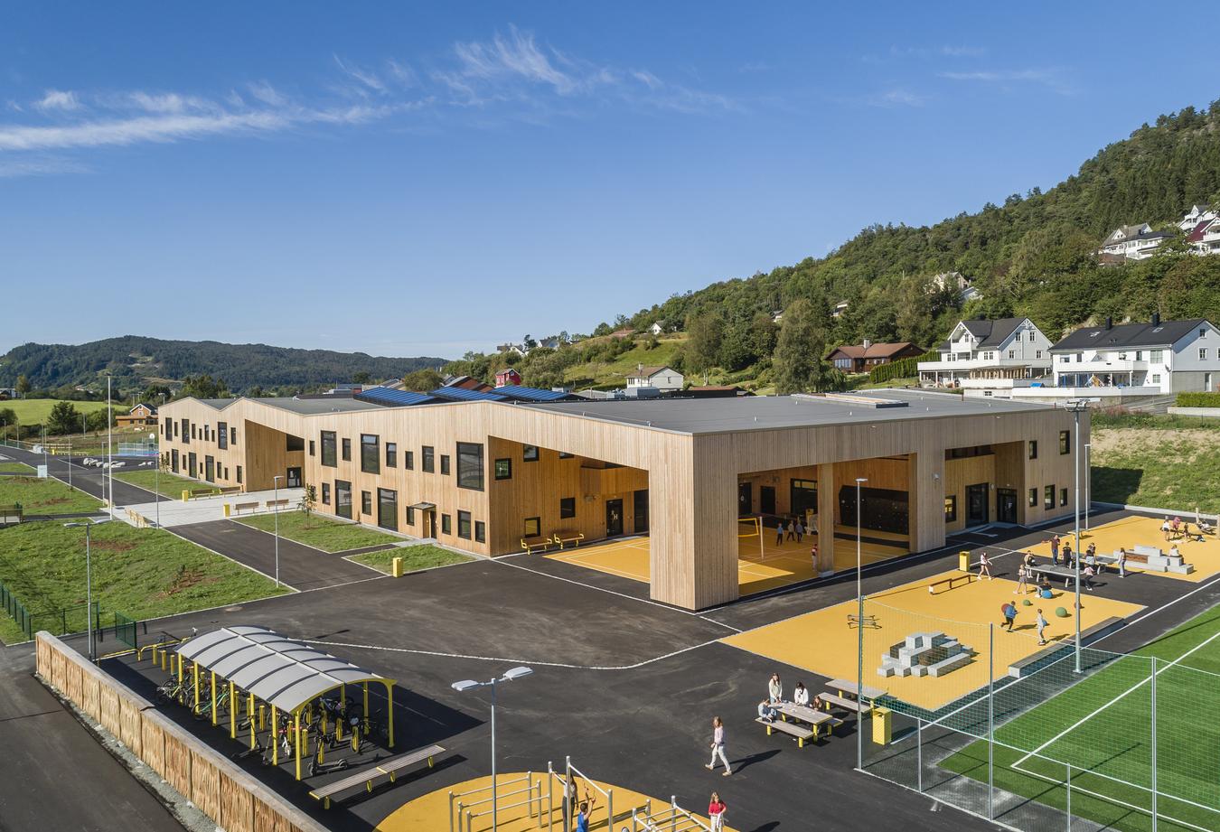 Overview of school buildings and the outdoor area. Photo